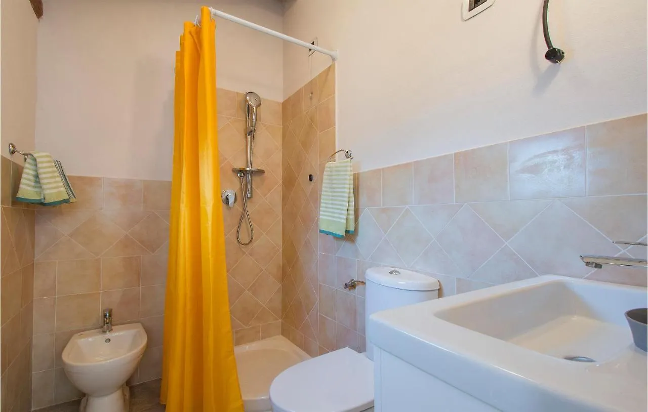 Cozy Apartment In Benabbio With Kitchen Bagni di Lucca